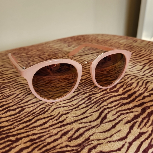 Fun round mirrored sunglasses - Picture 3 of 6